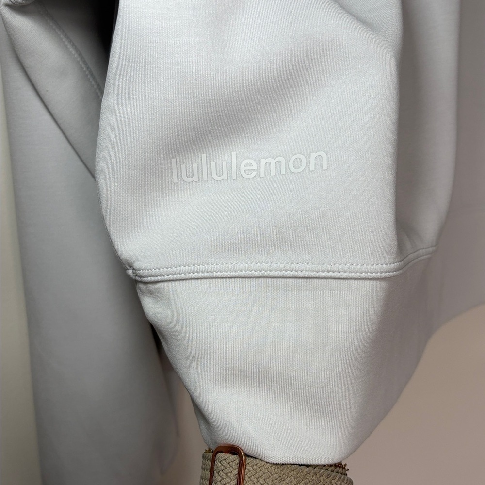 NEW Lululemon Softstreme Perfectly Oversized Cropped Crew Size 10 Light Vapor - Picture 3 of 6